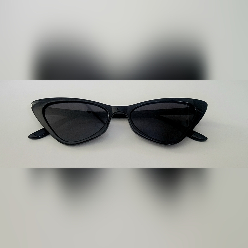 Black cat eye women's sunglasses